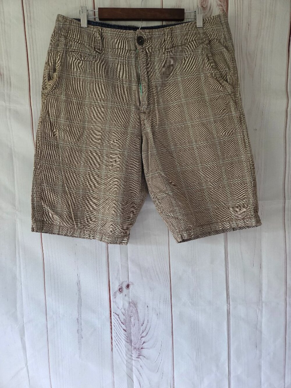 American Eagle Vintage Plaid Flat Front Shorts, Men’s 34. AE Khaki Longer Length